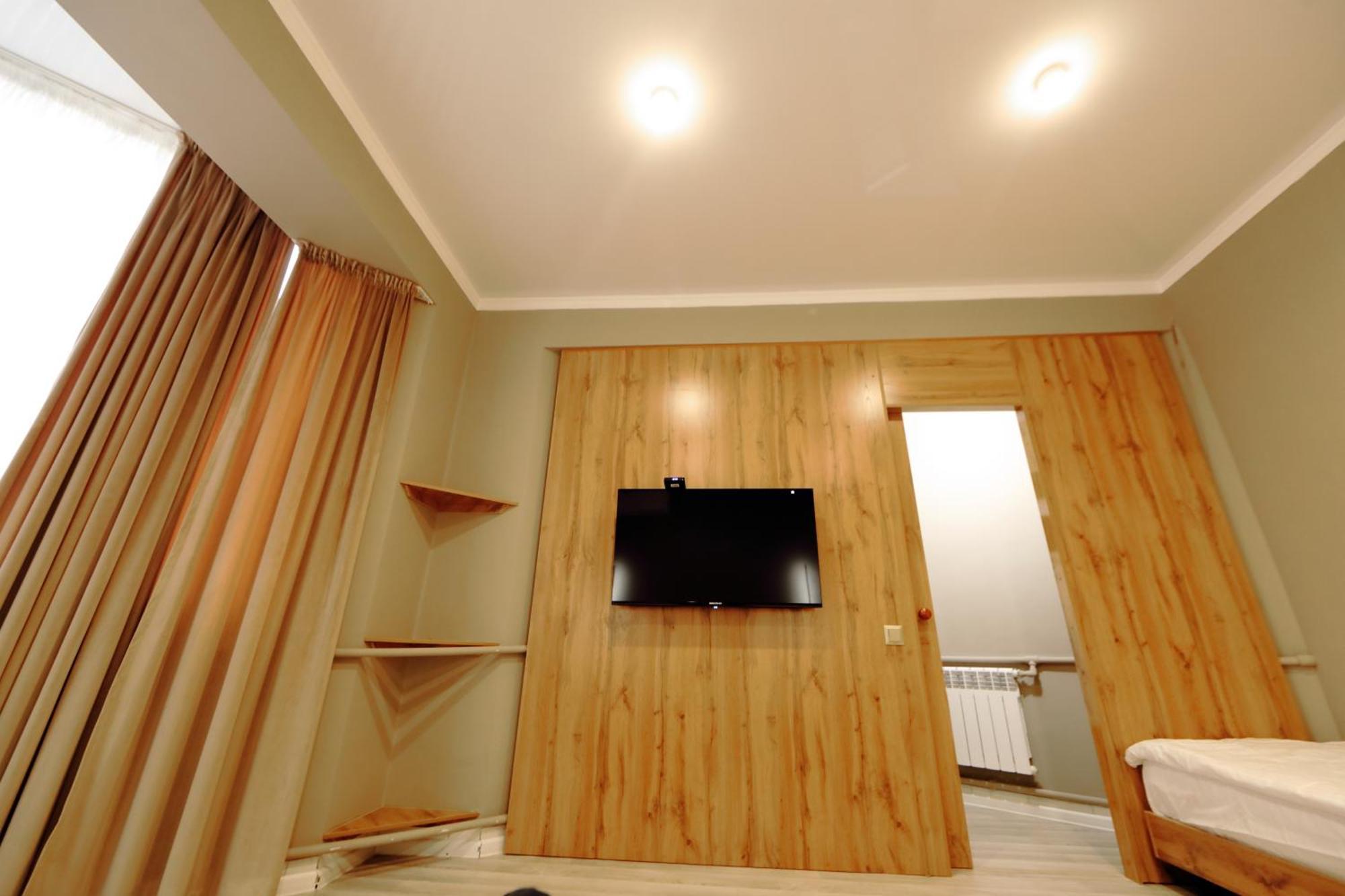 Cozy Hostel Bishkek Exterior foto