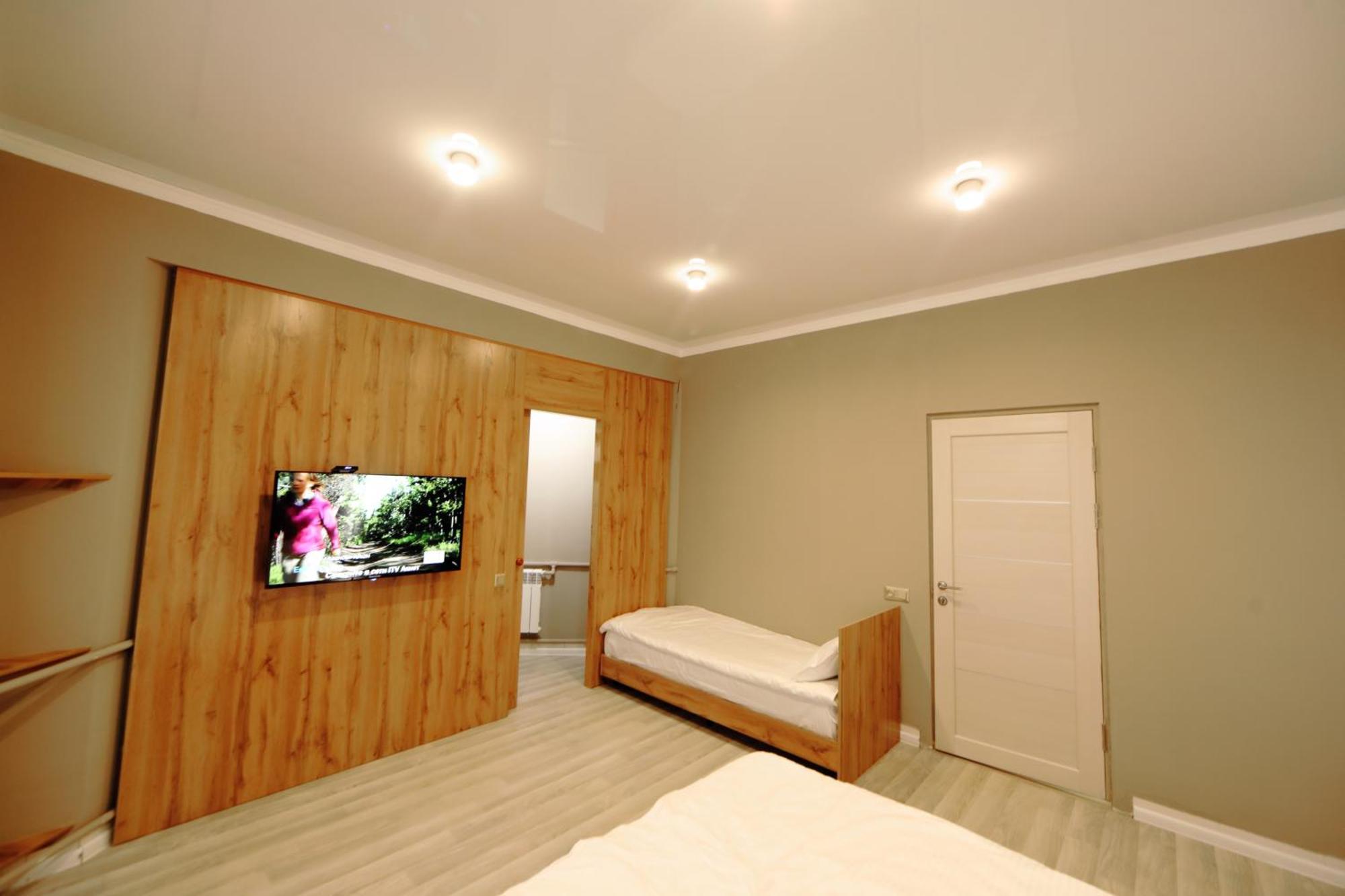 Cozy Hostel Bishkek Exterior foto