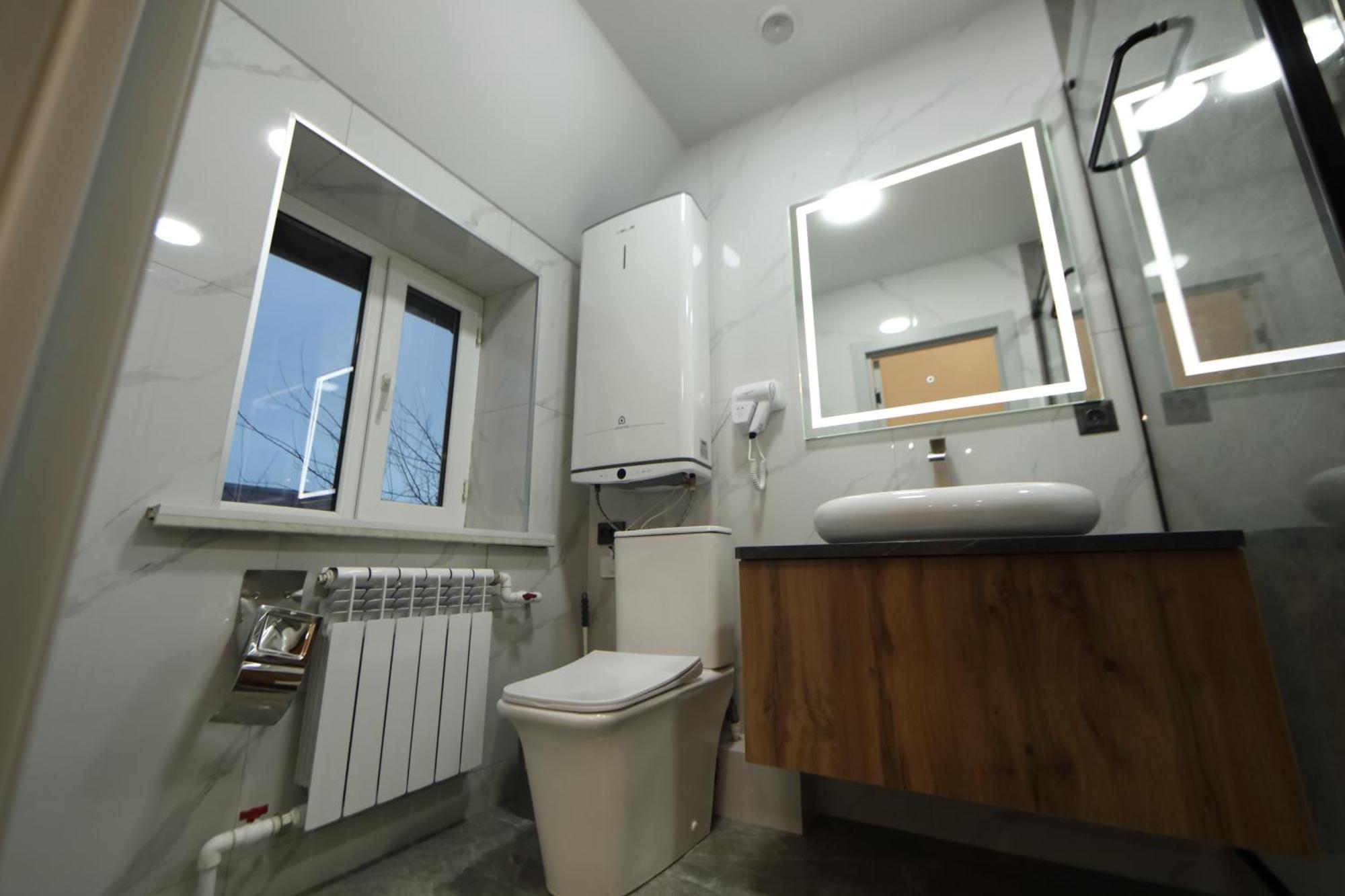 Cozy Hostel Bishkek Exterior foto