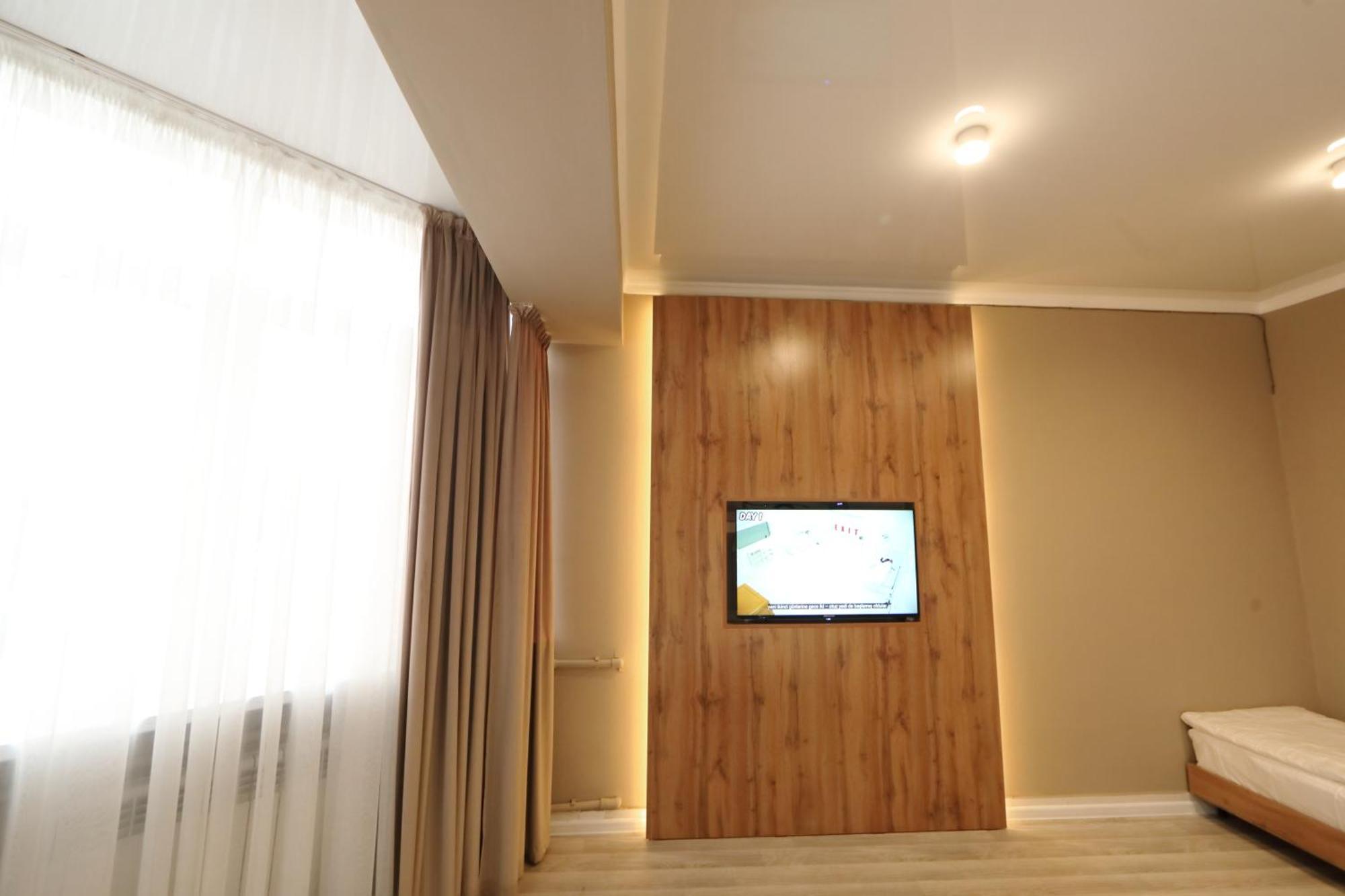 Cozy Hostel Bishkek Exterior foto